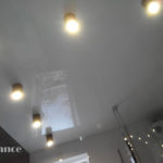 Одноуровневые потолки